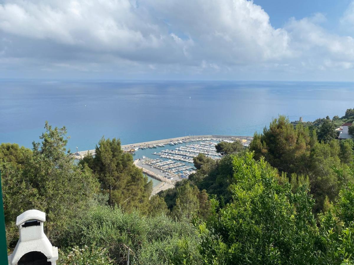 “Da Senso” Relax Nel Verde Vista Mare Finale Ligure Bagian luar foto